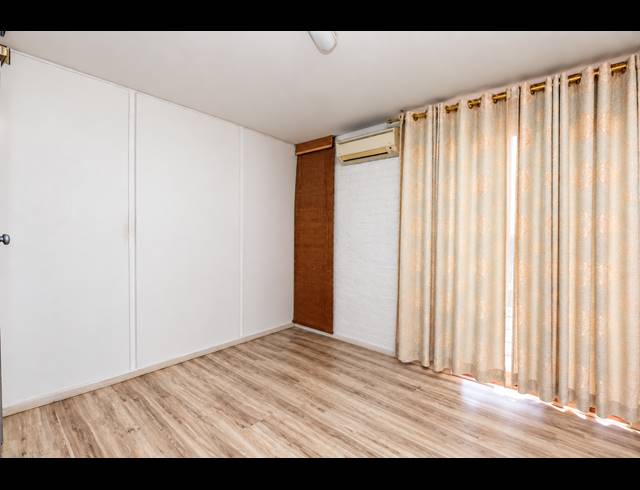 3 BEDROOM APARTMENT FOR SALE IN ESSENWOOD